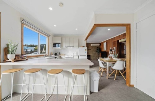 Warrane House | Bass Street Family Retreat Near Hobart & Eastlands