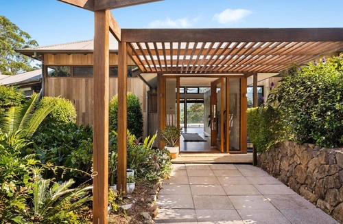 Federal House | Bates House Federal - Tranquil Federal Estate Getaway