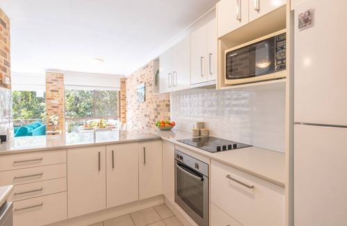 Nelson Bay Apartment | Bay Parklands, 69/2 Gowrie Avenue - large unit with views, pool, tennis court & spa