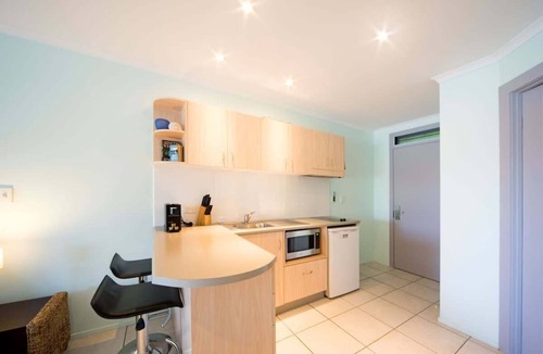 Shute Harbour Apartment | Baybliss Escape #1 - Adults Only