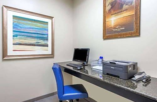 Erie Hotel | Baymont by Wyndham Erie