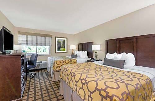 Erie Hotel | Baymont by Wyndham Erie