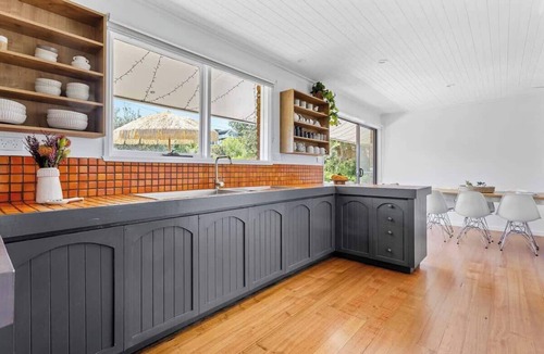 McCrae House | Bayside Retreat - 100m Beach, Games Room