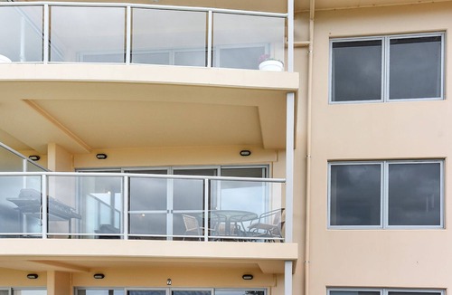 Encounter Bay Apartment | Bayview Encounter - Sea and island views in luxury incl breakfast and linen.