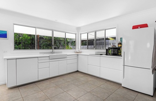 Toogoom House | Beach Front, Modern & Spacious, Securely Fenced for Kids & Pets
