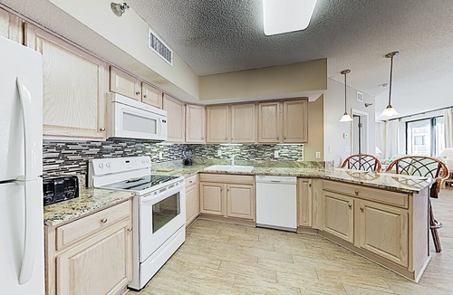 Orange Beach Condo | Beachfront Corner Unit w/ Pools & Gym