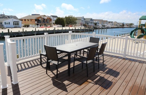 Dover Beaches North House | Beachfront! Lavallette, Monterey Beach sleeps12 dock! Open May 27 to June 29