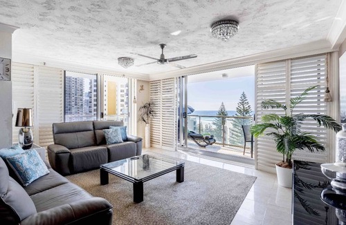 Surfers Paradise Apartment | Beachfront Surfers Paradise no hidden fees
