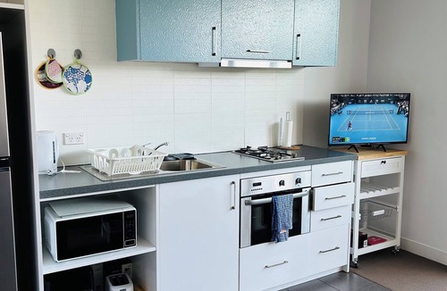 St Kilda Apartment | Beachside Modern Apartment Best St Kilda Location