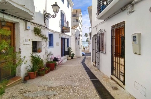 Altea Apartment | Beautiful apartment for 3 people with WIFI, TV, balcony and parking