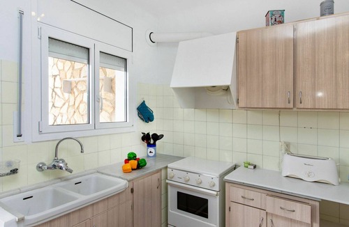 Llanca Apartment | Beautiful apartment for 5 people with WIFI, TV and terrace