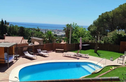 Cabrils Apartment | Beautiful apartment in villa with pool and garden