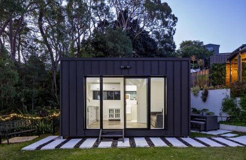 Engadine House | Beautiful Bush Retreat Guest Favourite 6 Stars