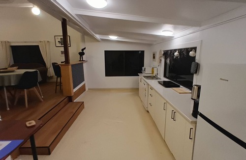 Clunes House | Beautiful Byron hinterland retreat. 20 mins to Byron Bay, Bangalow and Ballina.