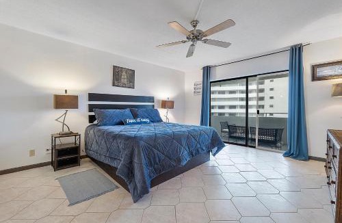 Williams Town Apartment | Beautiful Condo on the Beach in Freeport, Bahamas!