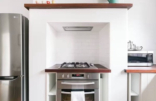 Adelaide Central Business District Cottage | Beautiful Cottage with Garden Courtyard in City Square Mile
