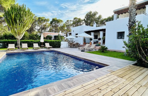 Sant Carles de Peralta House | Beautiful house for 6 people located in the countryside