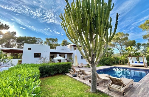Sant Carles de Peralta House | Beautiful house for 6 people located in the countryside