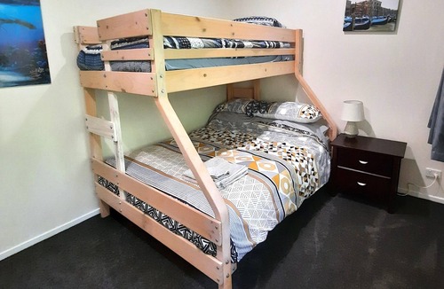Kalorama Bed & Breakfast | Beautiful guesthouse in secluded valley. Kids and pet friendly.