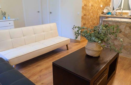 Almodovar del Rio Ski Chalet | Beautiful house with natural caves and salt water pool