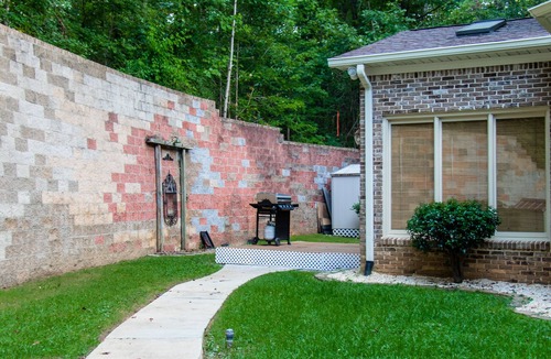 Tuscaloosa House | Beautiful LakeFront View Rental - Only 8.6 mi from the UA!