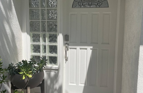 Lake Forest House | Beautiful Mid Centry light and bright remodeled home !