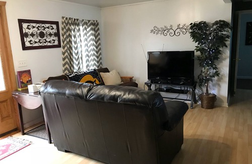 North Buffalo House | Beautiful north Buffalo home steps from Hertel ave and Delaware Park