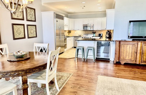Ono Island Condo | Beautiful Views From This Huge Upscale Condo on the 1st Floor at Phoenix 8!