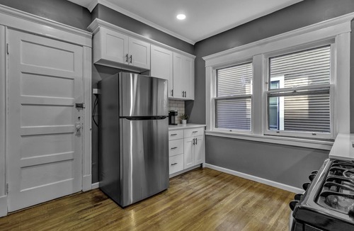 Albright Apartment | Beautifully Renovated 3 bedroom Elmwood Village Apt