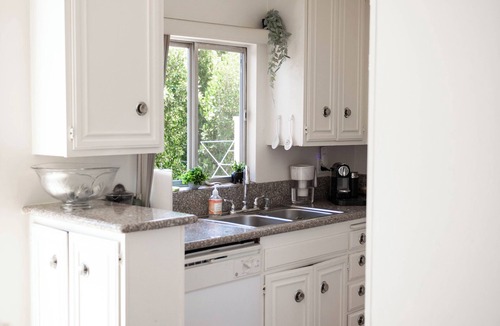 Westwood Apartment | Bel Air & Beverly Hills, Bright & Charming: Fully Equipped - 2bed/2bath apt.