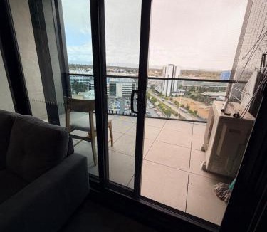 Belconnen Apartment | Belconnen Sky Luxe Apartment Free Parking