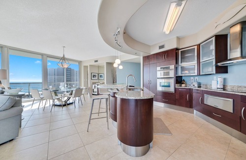 Orange Beach East Condo | Bella Luna 810-Spectacular Views of Beach & Bay