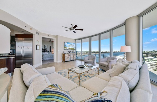 Orange Beach East Condo | Bella Luna 810-Spectacular Views of Beach & Bay