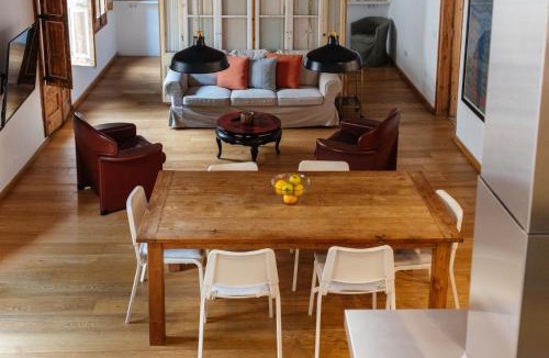 Gothic Quarter Apartment | Bellafila Gothic Terrace