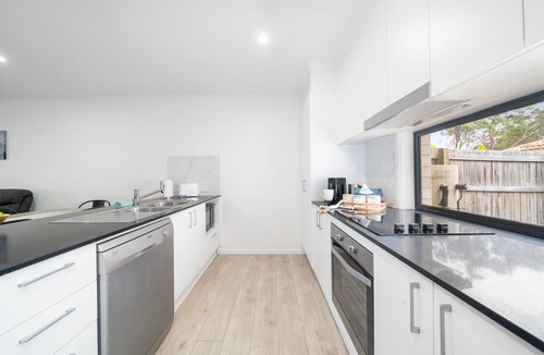 Bellbird Park House | Bellbird Park Stay Katandra | 3 BR Family and Worker Home