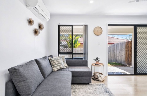 Bellbird Park House | Bellbird Park Stay Rosemary | 3 BR Family and Worker Home