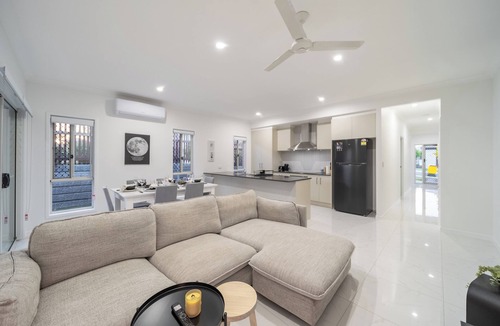 Ripley House | Bellevue 2024 Newly Built Home - 4 Bedroom 2 Bathroom with BBQ near Ipswich