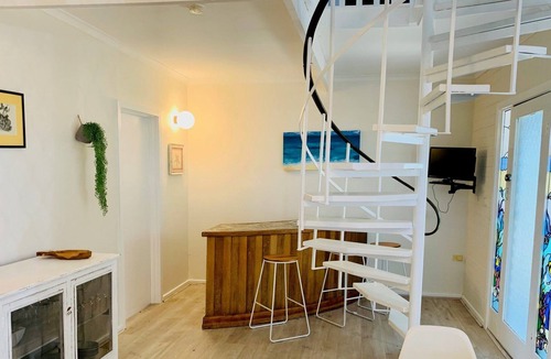 Lacepede House | Bellevue Drive is all about the coastal lifestyle, enjoying friends,...