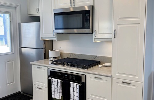 Belmont Shore House | Belmont Shore Beach Stays for 31+ nights gets 18% discount off of Published Rate