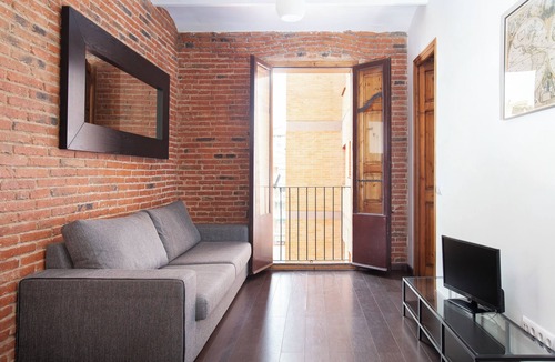 La Sagrada Familia House | Best Location Sagrada Familia Classic Apartment With A/C and