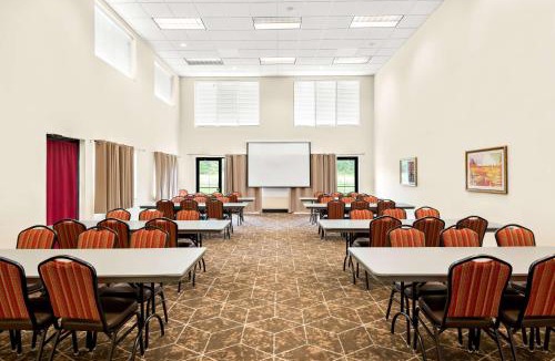 Palmyra Hotel | Best Western Palmyra Inn & Suites