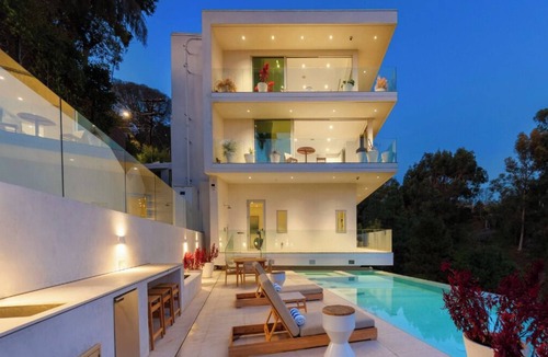 Beverly Hills Villa | Beverly Grove Modern - Modern Estate w/Japanese Garden & LA Views