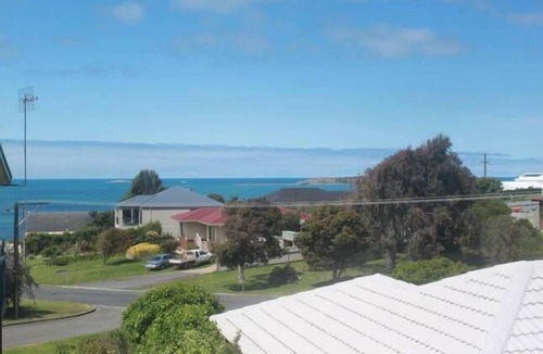 Hayborough House | Billila at Hayborough, Victor Harbor - family friendly with sea views