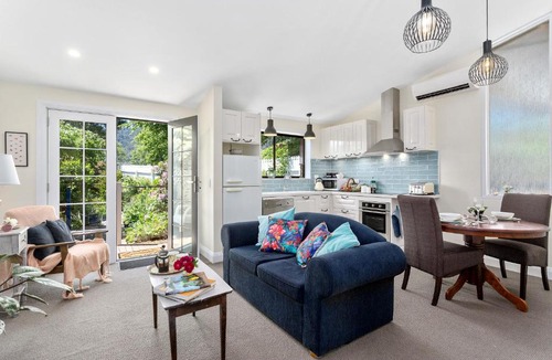 Cradoc Bed & Breakfast | Birch Lane