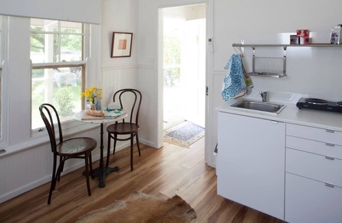 Kyneton House | BIRD HOUSE - A ROMANTIC SHACK ON THE EDGE OF PIPER ST