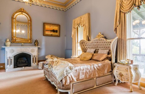Lake Wendouree House | Bishops Palace Ballarat