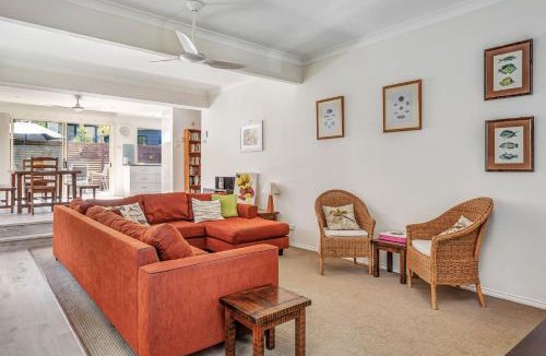 Hyams Beach House | Black Wattle at Hyams Beach