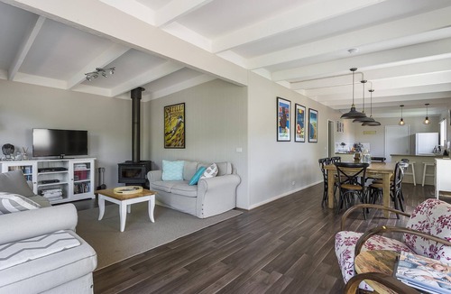 Blairgowrie House | Blairgowrie Bella - Beautiful family friendly home with cosy open fire place.