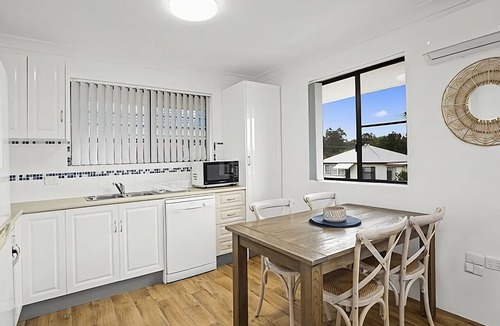 Sawtell Apartment | Blue Gem, situated perfectly within a quiet street it is with only a short stroll to Sawtell Village