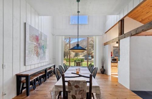 West Jefferson House | Bluff View Farm